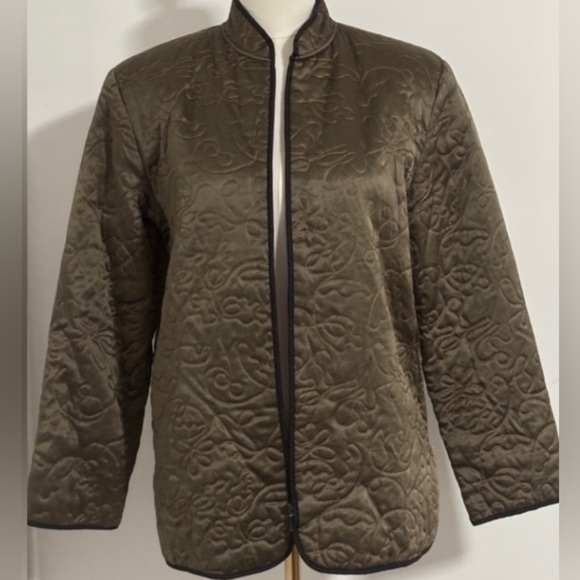 Women's 100% Silk Jacket Size M Olive Green Quilted with Gold Thread.  Lined. - Picture 1 of 10